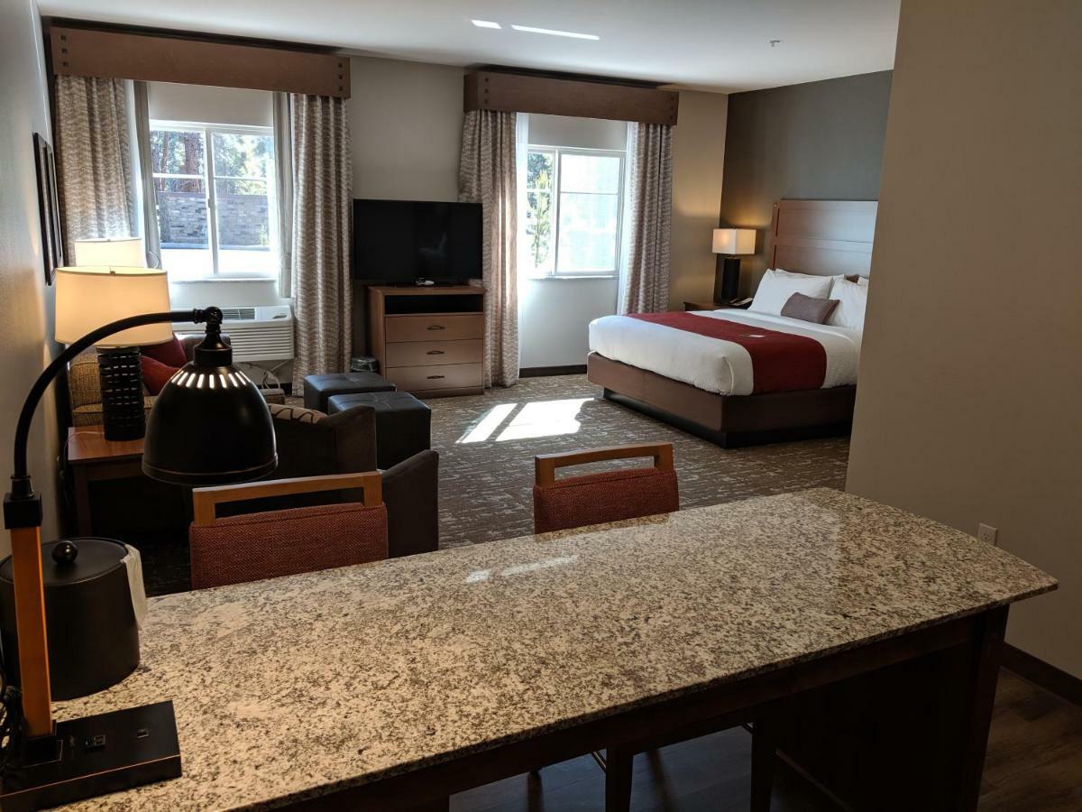 Grandstay Hotel & Suites Sisters Exterior foto